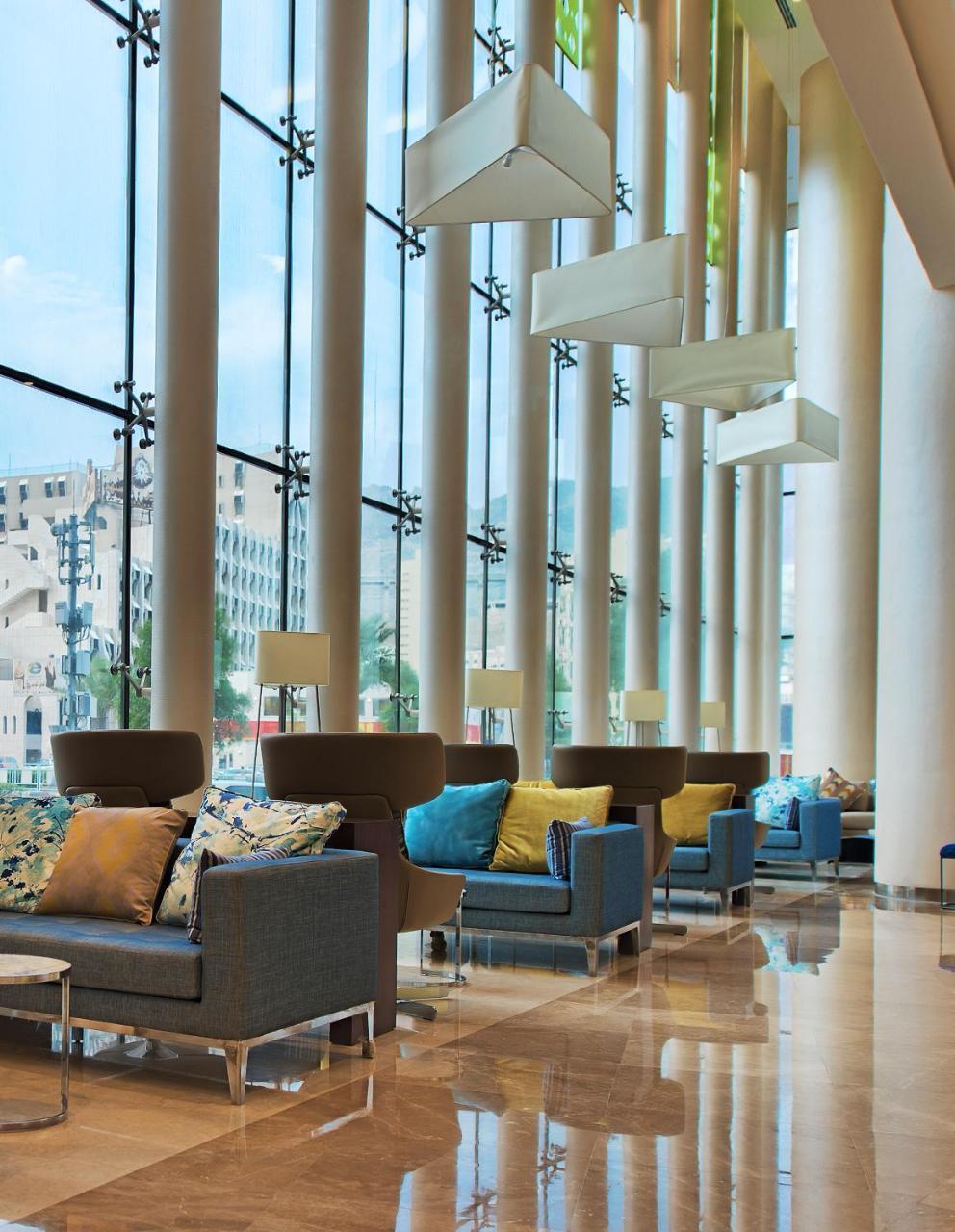 Holiday Suites Al Azizia メッカ エクステリア 写真 The hotel lobby
